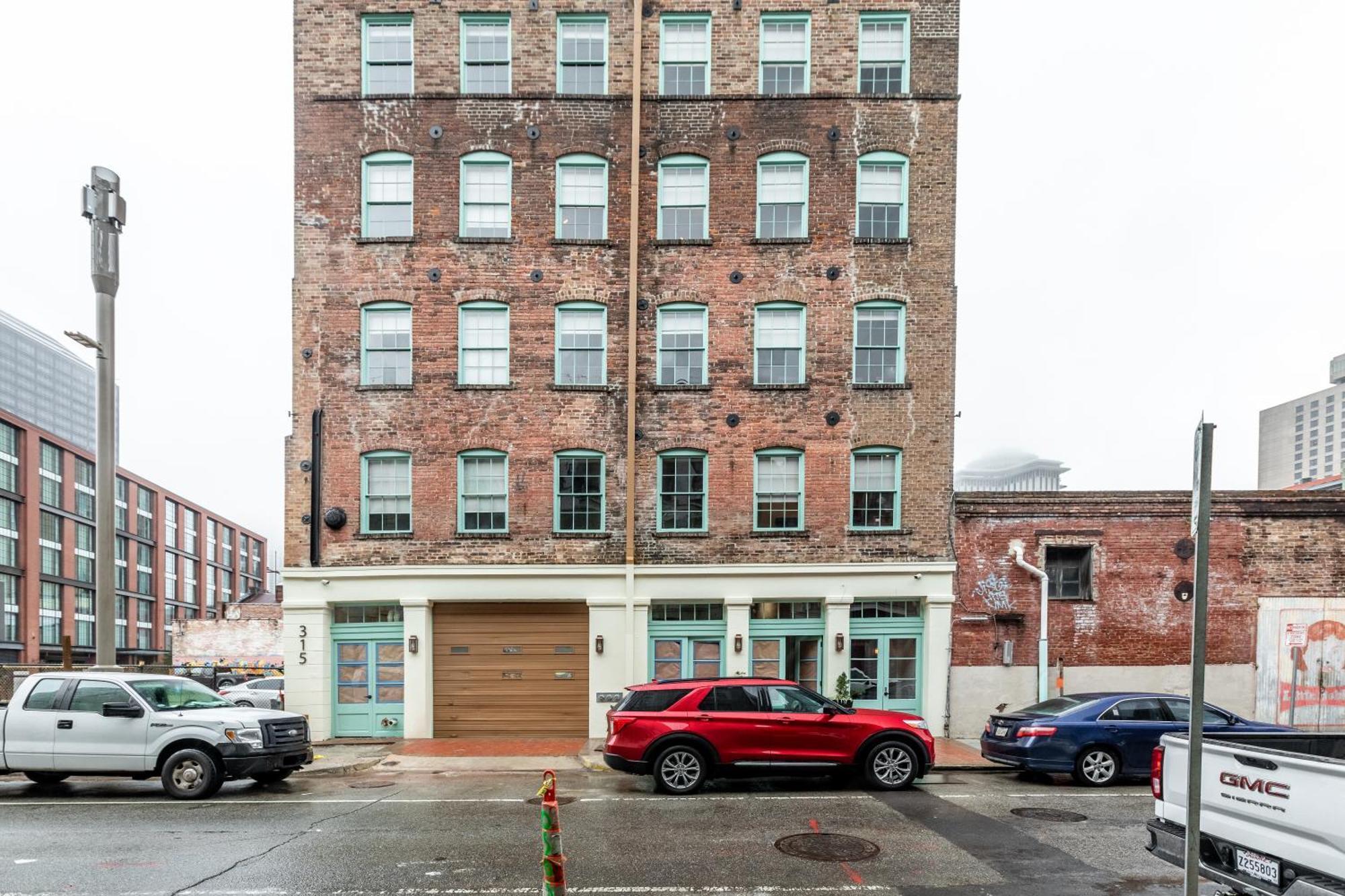 Ironworks Building Apartment Ню Орлиънс Екстериор снимка
